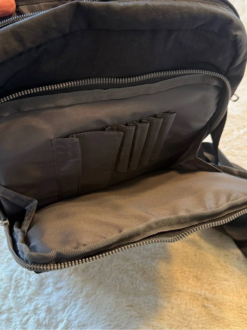 Brookstone Sling Shoulder Messenger Bag Black Unisex Cross Body Travel Commuter